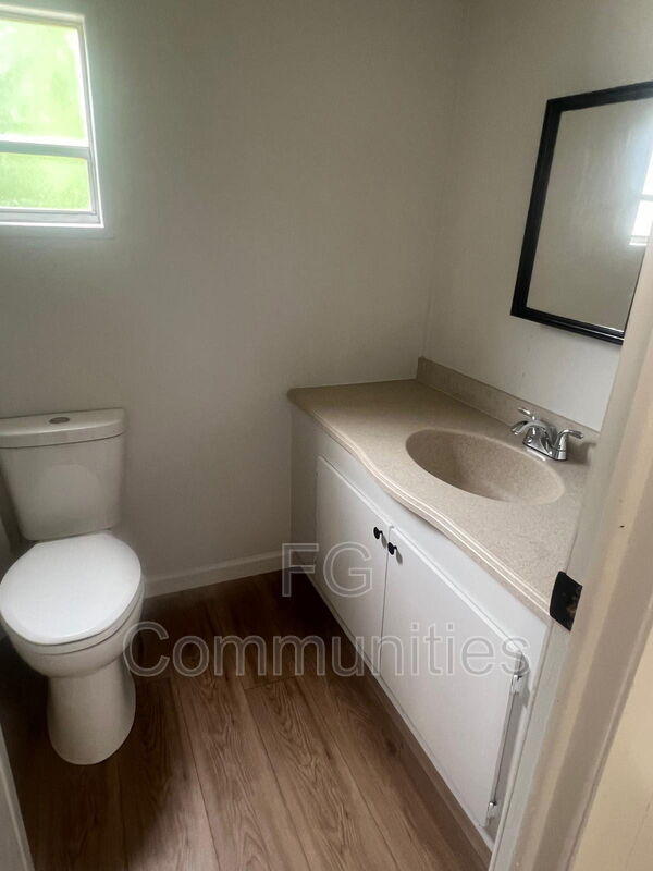 Photo - 304 Coleman Rd