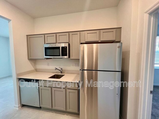 Photo - 692 Reggie Rd