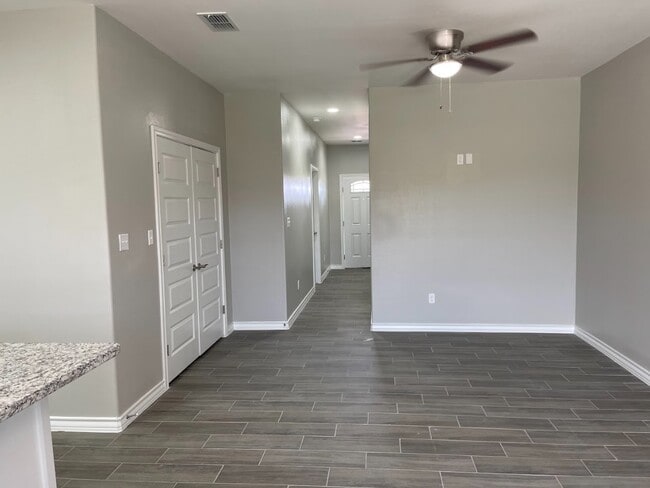 Photo - 115 Mimosa St