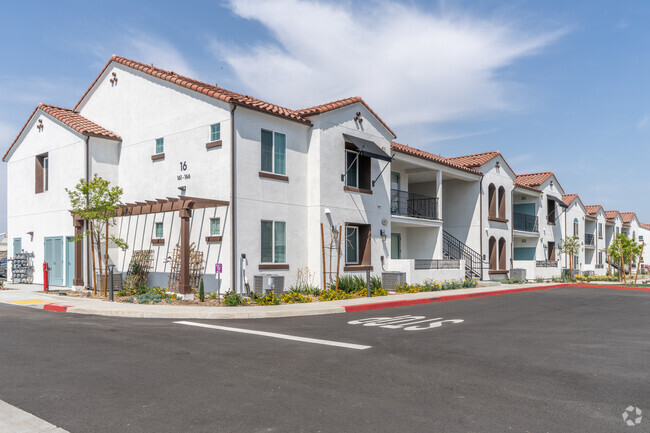 Building Photo - The Charlie Perris Rental