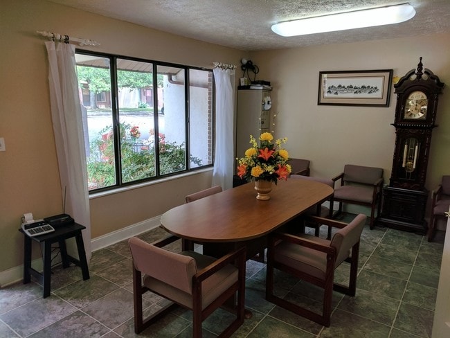 Photo - Eastridge Apartments