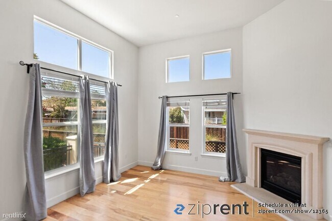 Photo - 3 br, 2.5 bath Townhome - 257 Esfahan Cour...