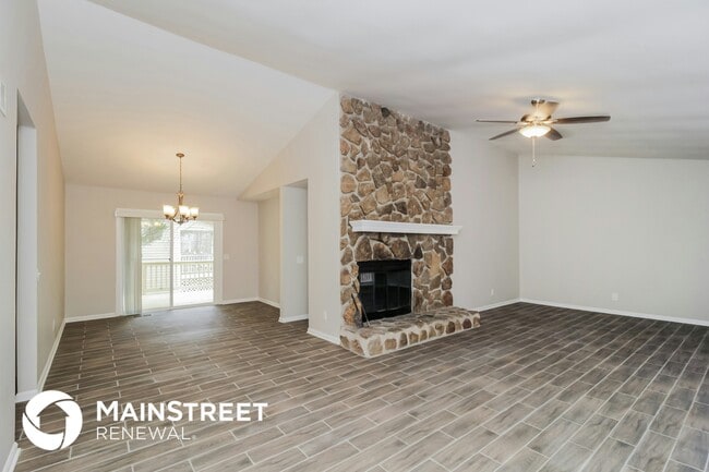 Photo - 1238 Lakeview Pkwy