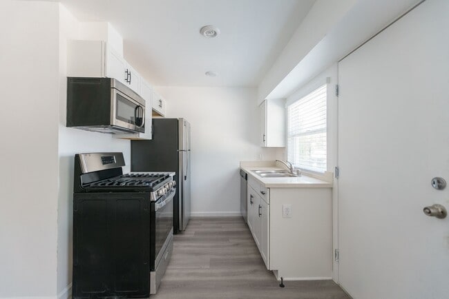 Photo - 11937 Avon Way