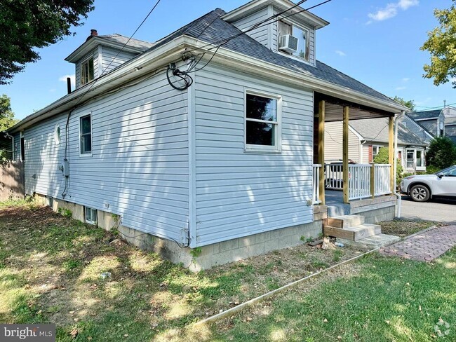 Building Photo - 30 S Clinton Ave Rental