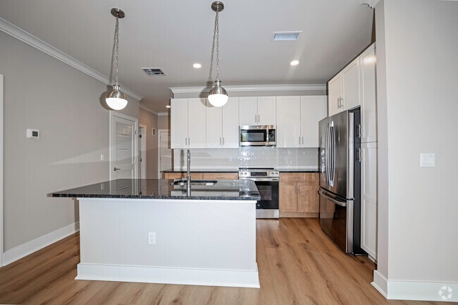 2BR, 2BA - Kitchen