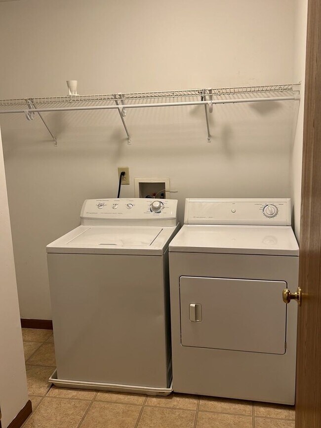 Photo - Large townhouse with 3 Bedrooms, 3.5 Bath,...