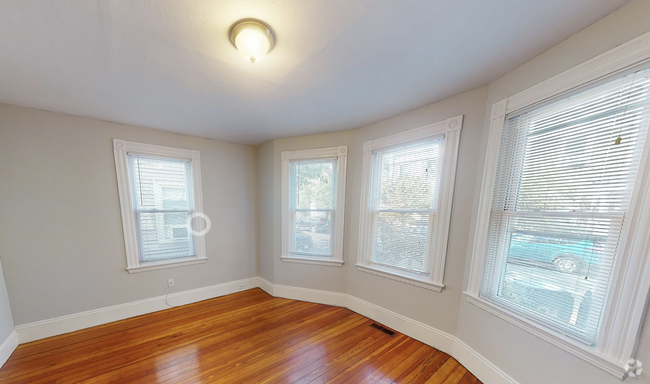 Building Photo - 71 Spring St Unit 1 Rental