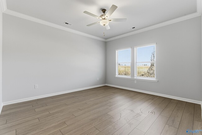 Photo - 305 Pond Spg Dr