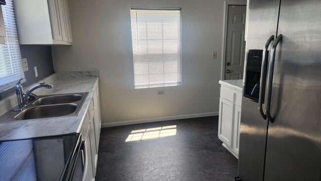 Photo - 905 Pauline Ave