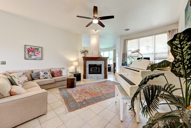 2912 Devonshire Dr