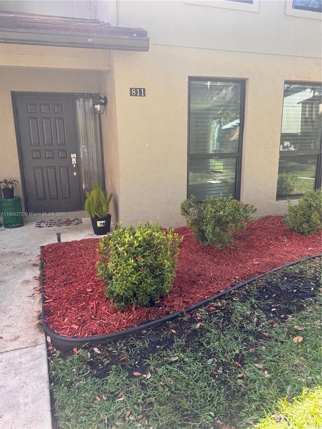 Building Photo - 811 Sandtree Dr Rental