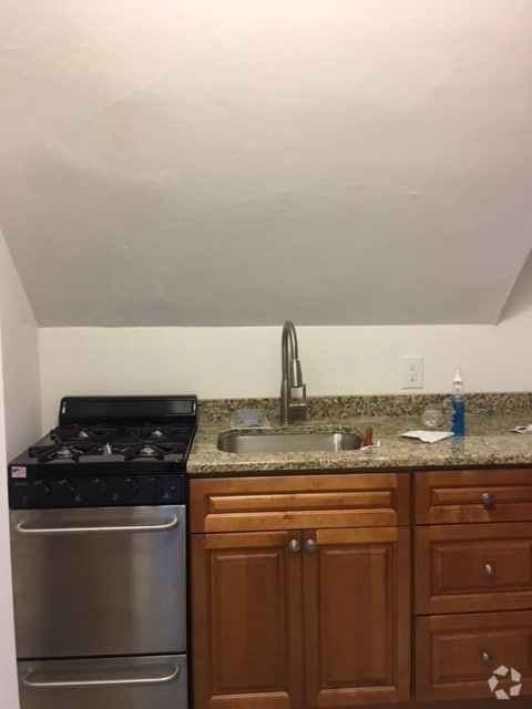 Building Photo - 349 Thayer St Rental