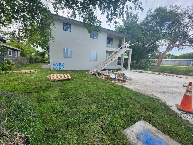 2970 NW 48th St