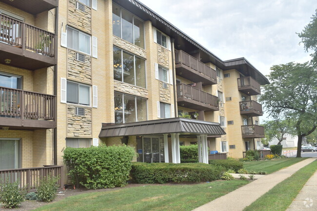 Building Photo - 2226 S Goebbert Rd Unit 367 Rental