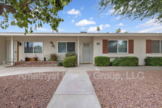 Photo - 10547 W Coggins Dr House