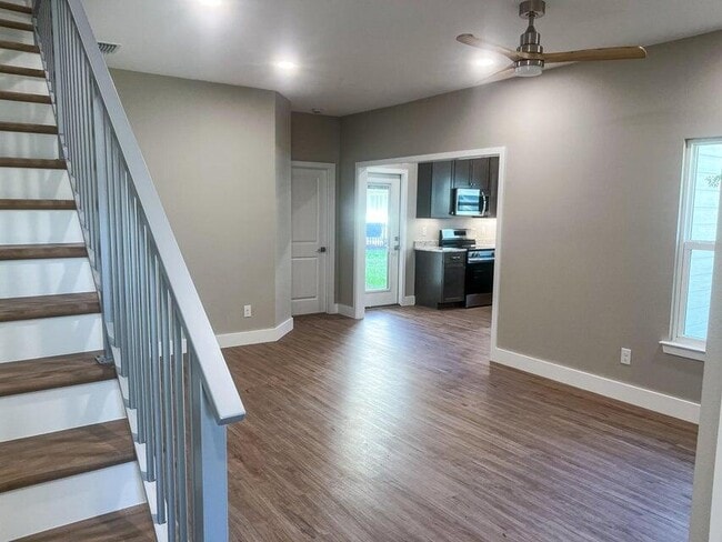 Photo - 2885 Leah's Ln