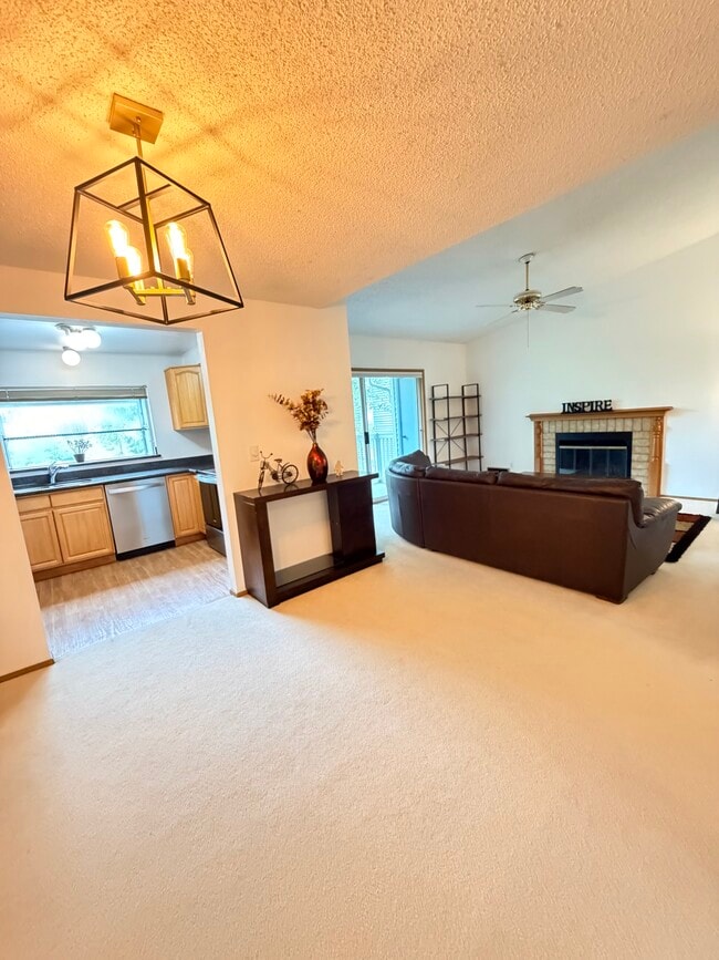 Building Photo - 10837 SE 172nd St Unit Kelsey Court 8D