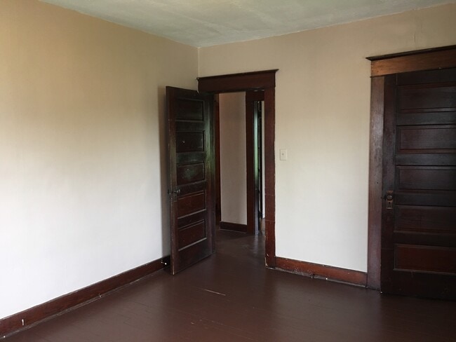 Photo - 3 Bed 1 Bathroom Available in Springfield +