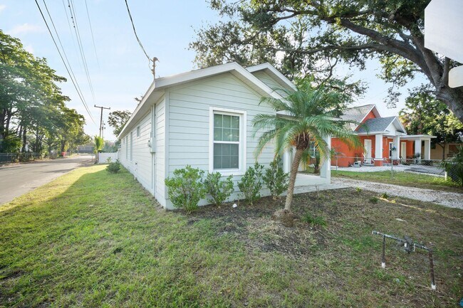 Photo - Charming Bungalow Across from Love Park – ...