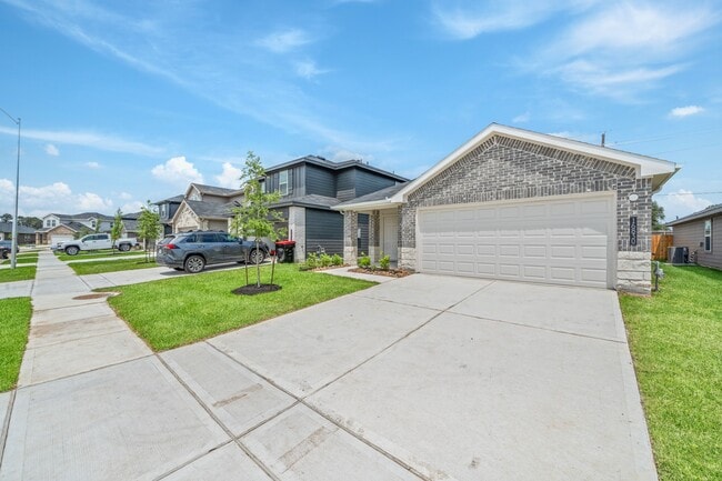 Photo - 16830 Paintbrush Holw Ln