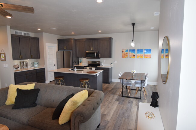 Building Photo - 2929 Sunburst Dr Rental