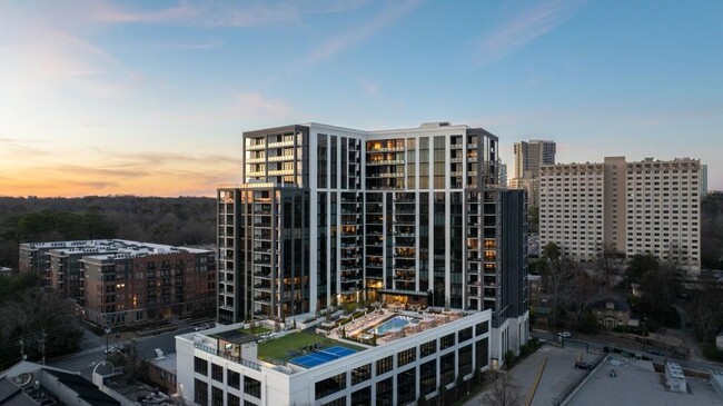 Building Photo - 2425 Peachtree Rd Unit 1705 Rental