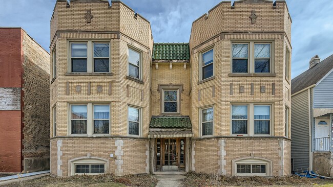 Building Photo - 3527 N Lowell Ave Unit 1S Rental