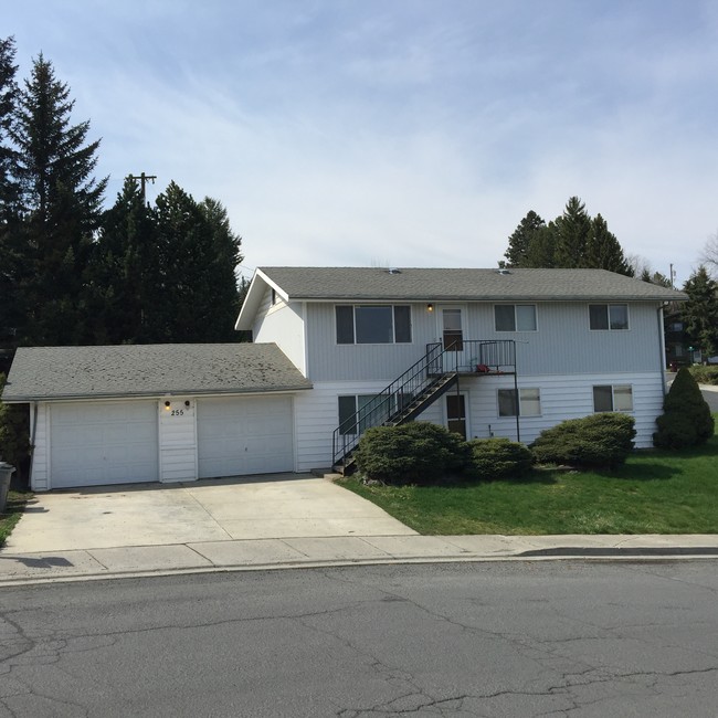 Photo - 255 NW Ann St Unit Upper