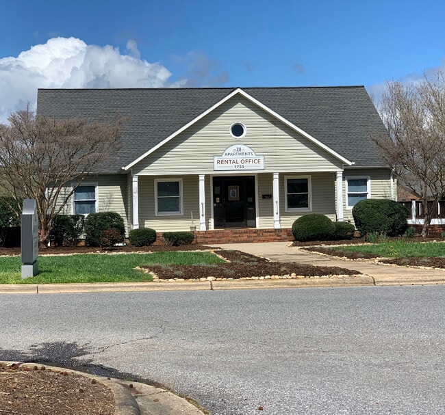 Leasing Office - Apartments on 20th