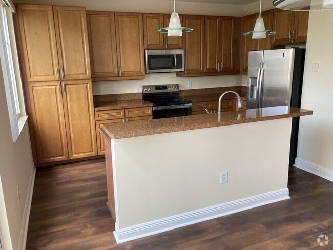 Building Photo - 542 NW 39th Cir Rental