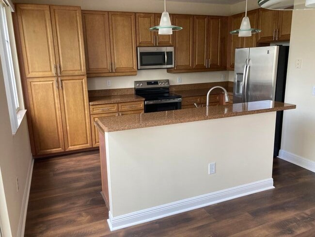 Building Photo - 542 NW 39th Cir Rental