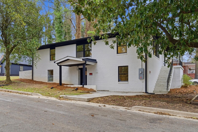 Photo - 175 Holly Rd NW