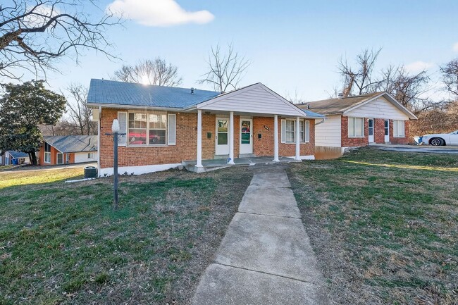 Photo - 8908 Scottdale Ave Unit 8908 Left Side