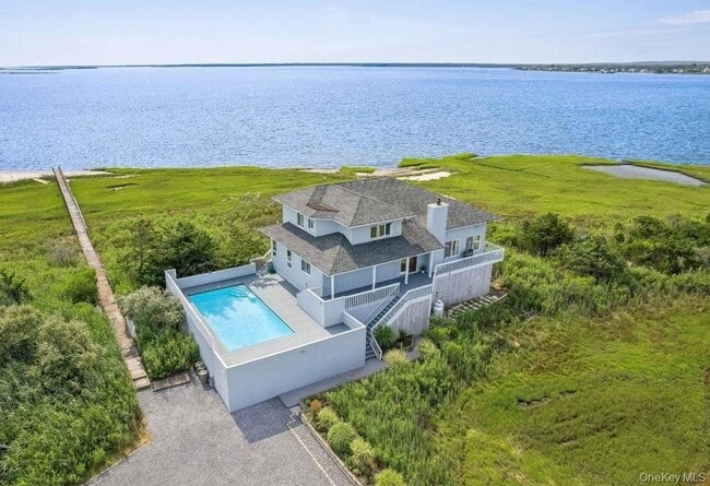 552 Dune Rd