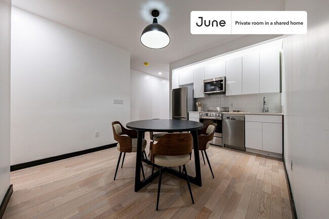 Room in Shared 4 bed/2 bath home in Ditmas Park