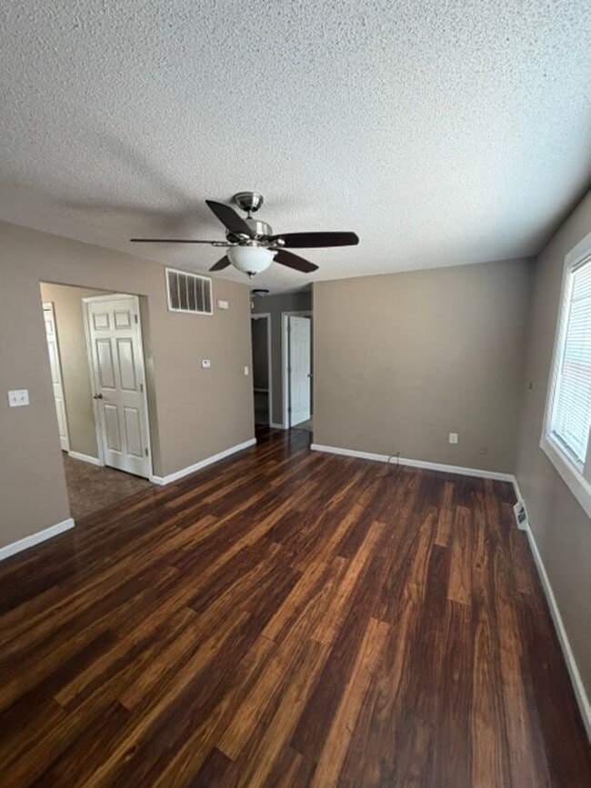 Building Photo - 405 S Main St Unit B