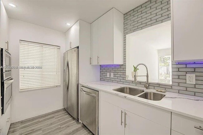 Photo - 638 SW 5th Ave