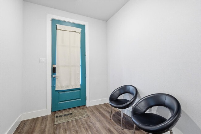 Cozy home in Merion at Midtown Park, one of Dallas's most convenient and family-friendly communit...