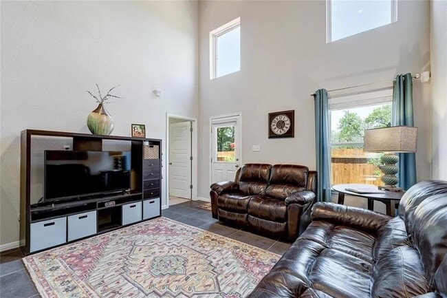 Photo - 2304 S Lakeline Blvd