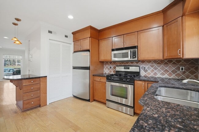 Photo - 1155 Dickinson St Unit 1155