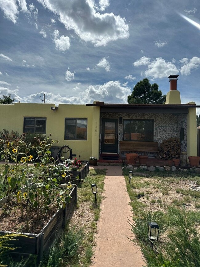 Building Photo - 1361 Santa Rosa Dr Rental