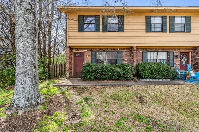 Building Photo - 456 W Broad St