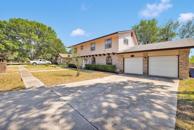 Photo - Discover Old World Charm in Northern Hills!