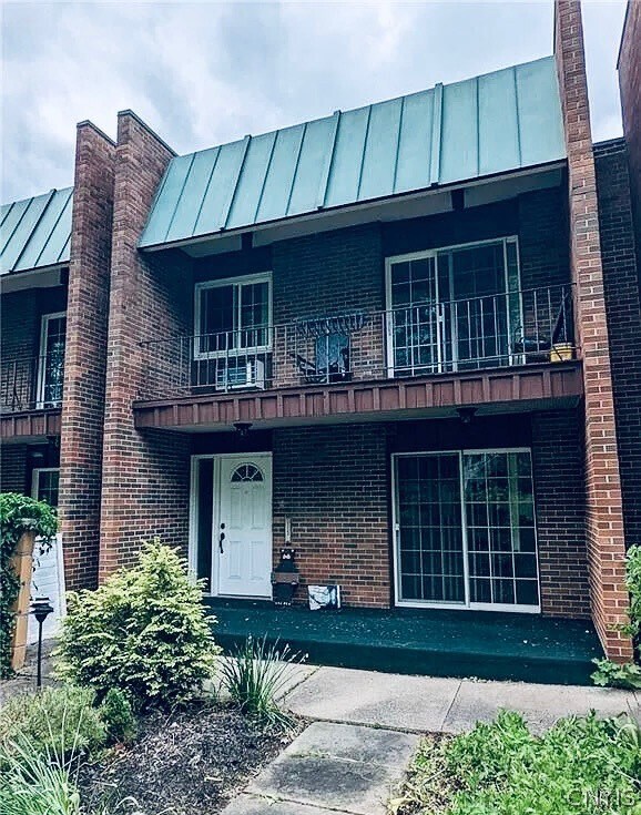 Photo - 1225 James St