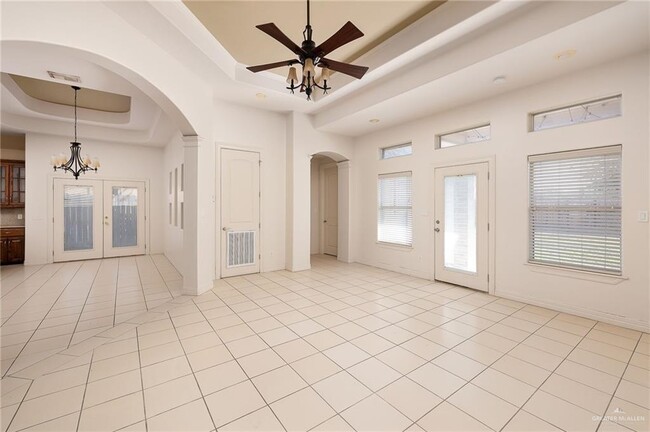 Photo - 12 Hackberry Ave