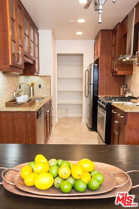 Photo - 1154 S Barrington Ave Unidad 109