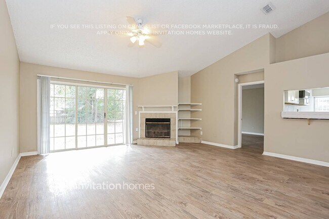 Photo - 7842 Mactavish Way S