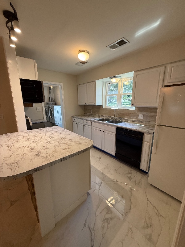Photo - 107 Foxwood Village Dr