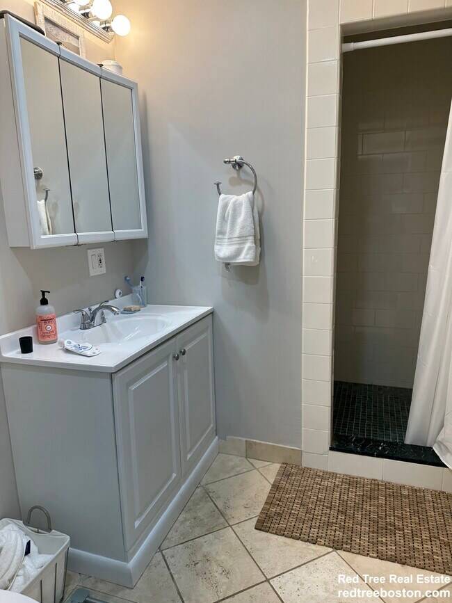 98 Cypress St Unit 2